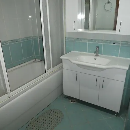 Appartement 3+1 Merkez Denize 50 Mt.daire Alanya